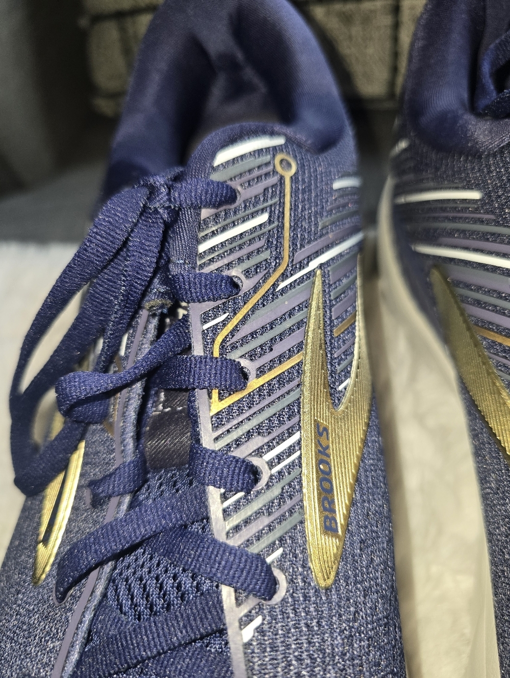 EUC Brooks Adrenaline GTS 19 Men's Sz 13 Running Shoes Navy Blue 1102941D439 - Picture 6 of 16